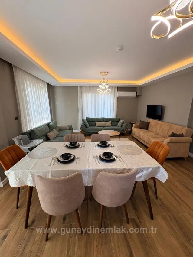 Ortaca Cumhuriyet Mahallesi'nde 4+1 Havuzlu Villa