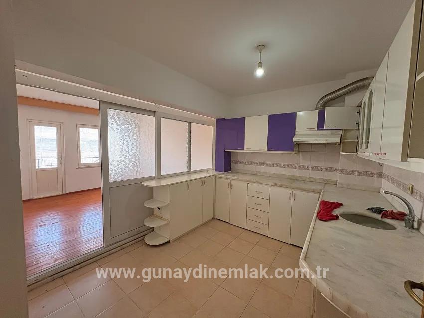Merkezi Konumda Kapalı Mutfak 2+1 Daire - Kiralık