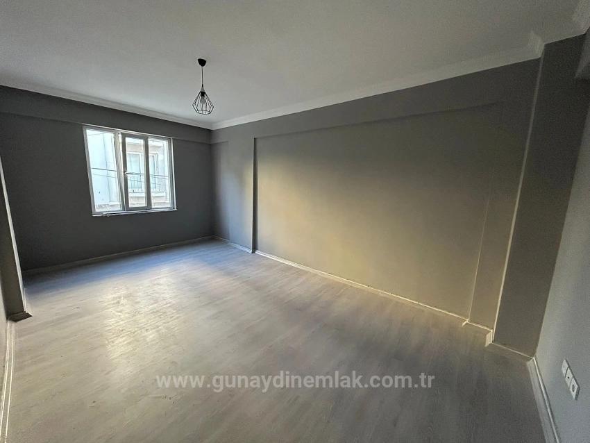 Ortaca Merkezde 2+1 Kapalı Mutfak Yenilenmiş Satılık Daire