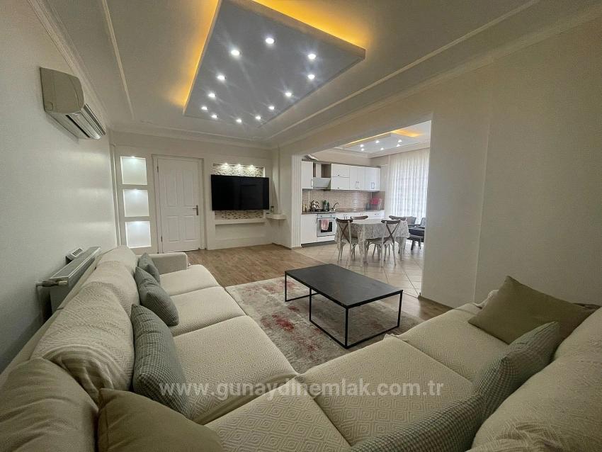 Ortaca Cumhuriyet De Kapalı Otoparklı 3+1 Geniş Satılık Daire