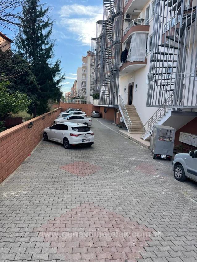 Ortaca Cumhuriyet De Kapalı Otoparklı 3+1 Geniş Satılık Daire