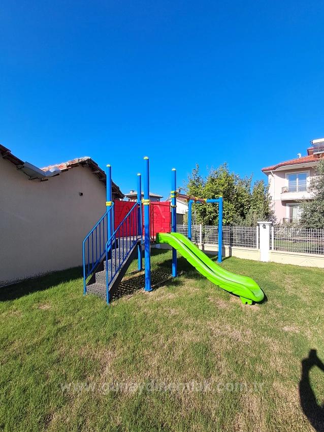 Ortaca Cumhuiyet De Yüzme Havuzlu Yerden Isıtmalı Satılık 1+1 Daire