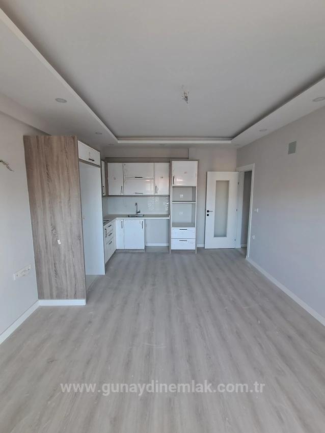 Günaydın Emlaktan Bahçelievlerde Havuzlu Site Satılık 2+1 Daire