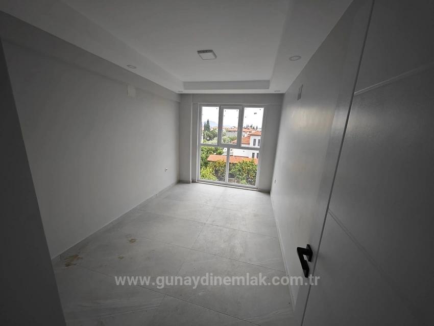 Günaydın Emlaktan Satılık Merkezde Ebeveyn Banyolu 2+1 Daire