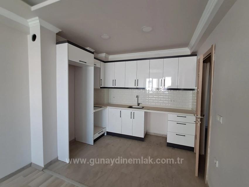 Günaydın Emlaktan Merkezde Geniş 1+1 Satılık Daire