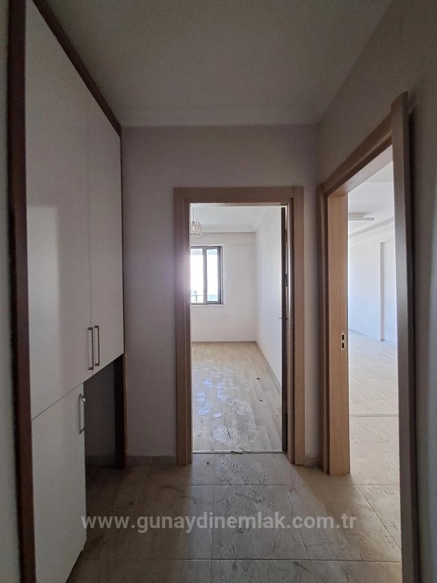 Günaydın Emlaktan Merkezde Geniş 1+1 Satılık Daire