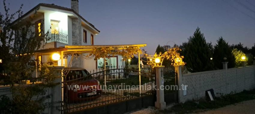 Günaydın Emlaktan Ula Kızılyakada 3+1 Özel Yapım Full Eşyalı Satılık Villa