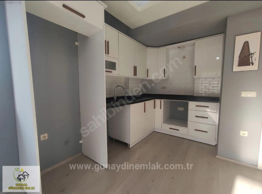 Günaydın Emlaktan Cumhuriyetde Geniş 1+1 Kiralık Daire