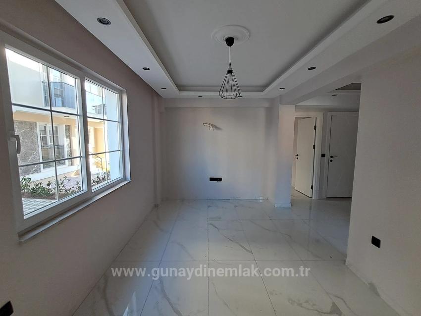 Günaydın Emlaktan Cumhuriyetde Müstakil Girişli 2+1 Havuzlu Satılık Daire