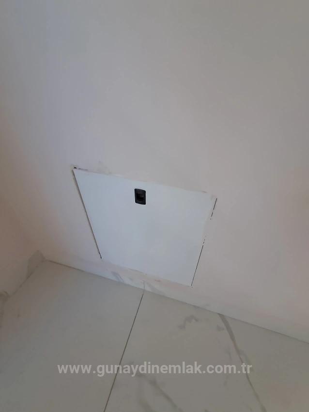 Günaydın Emlaktan Cumhuriyetde Müstakil Girişli 2+1 Havuzlu Satılık Daire