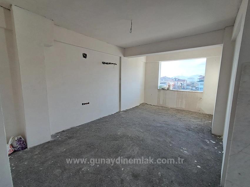 Ortaca Karaburun Mahallesinde Geniş Satılık 2+1 Daire