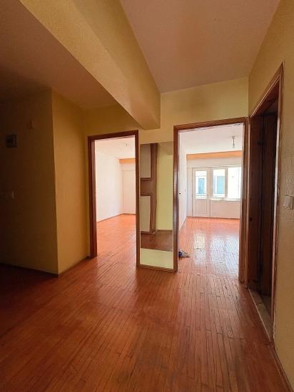 Merkezi Konumda Kapalı Mutfak 2+1 Daire - Kiralık