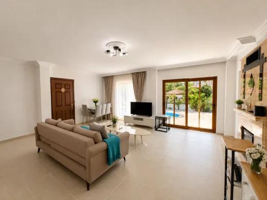 Dalyan Merkez'de Eşyalı 3+1 Kiralık Havuzlu Villa
