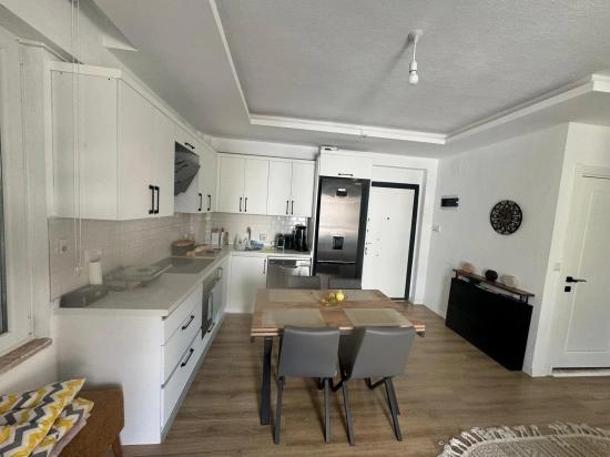 Ortaca Çaylıda Geniş 1+1 Giysi Odalı Panjurlu Eşyasız Kiralık Daire