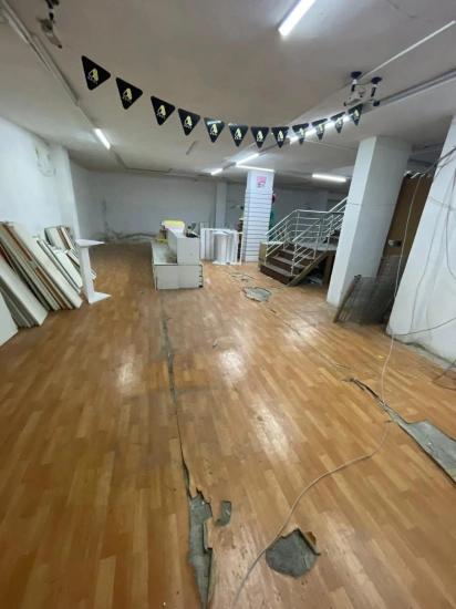 Günaydın Emlaktan İşlek Caddede Kiralık 180 M² Kiralık Dükkan