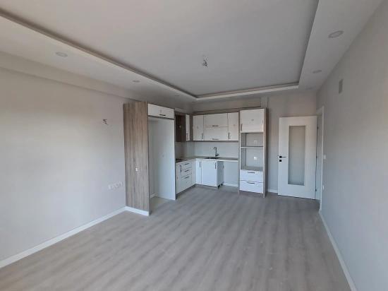 Günaydın Emlaktan Bahçelievlerde Havuzlu Site Satılık 2+1 Daire