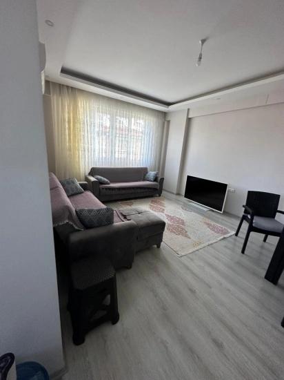 Günaydın Emlaktan Bahçelievlerde Havuzlu 2+1 Satılık Daire