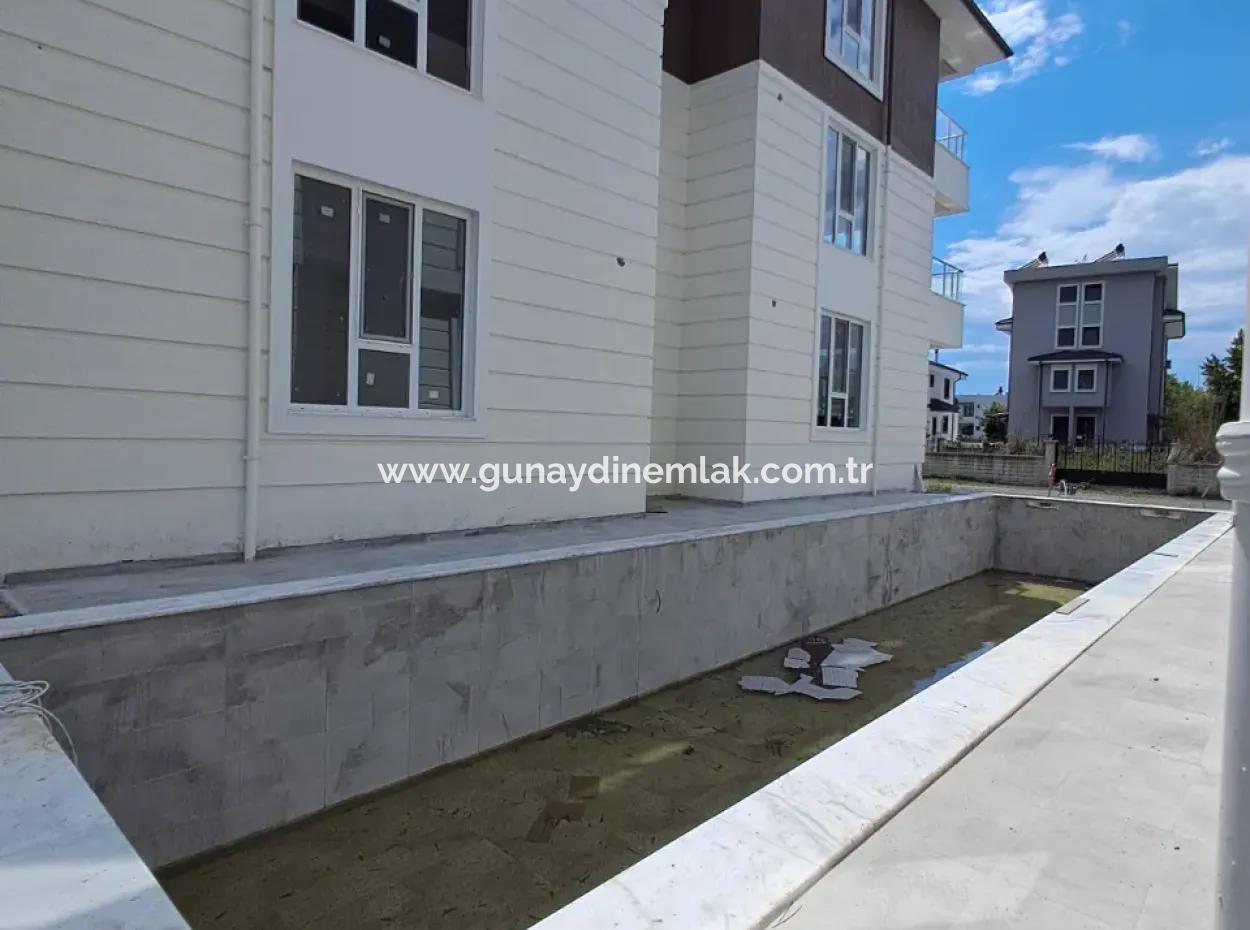 Dalaman Hürriyetde 70 M2 Yüzme Havuzlu Satılık 1+1 Daire