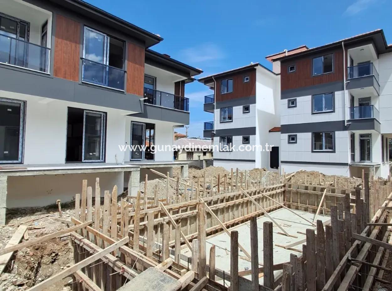 Ortaca Karaburunda Yüzme Havuzlu Sitede Satılık 2+1 Daire
