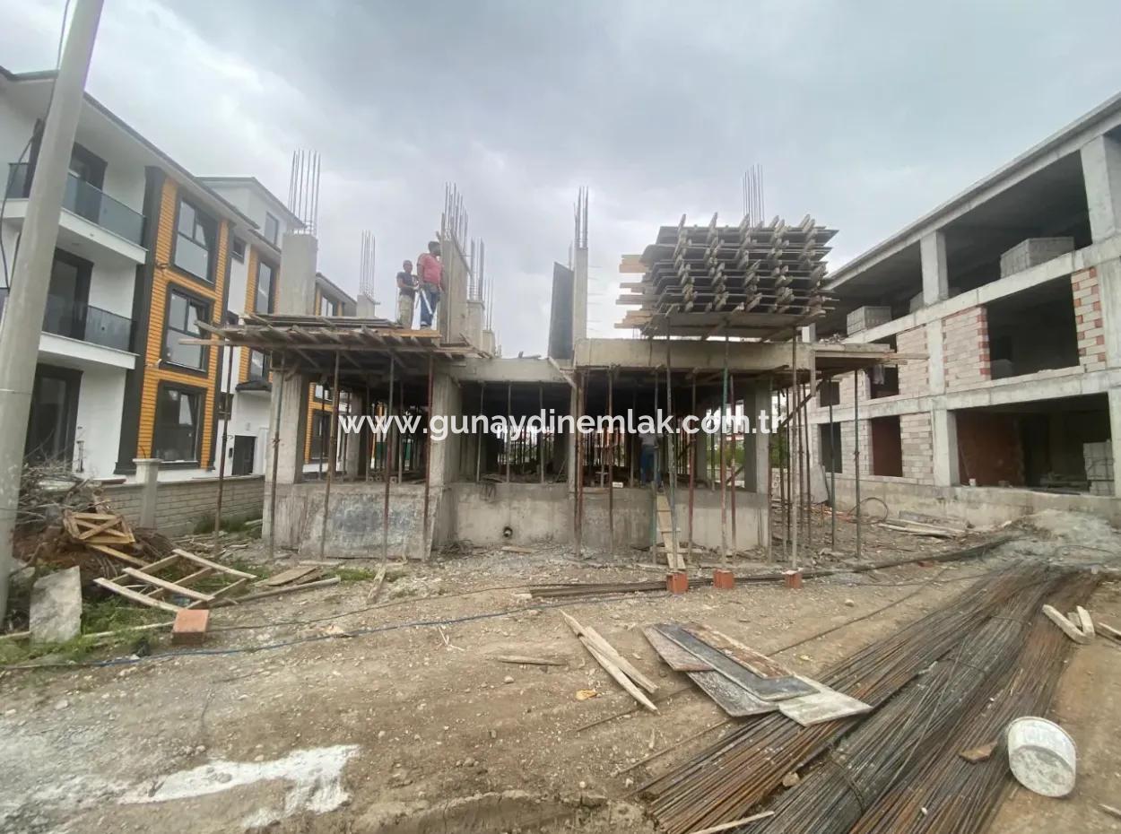 Ortaca Çaylıda Yüzme Havuzlu 2+1 Satılık Lux Daireler