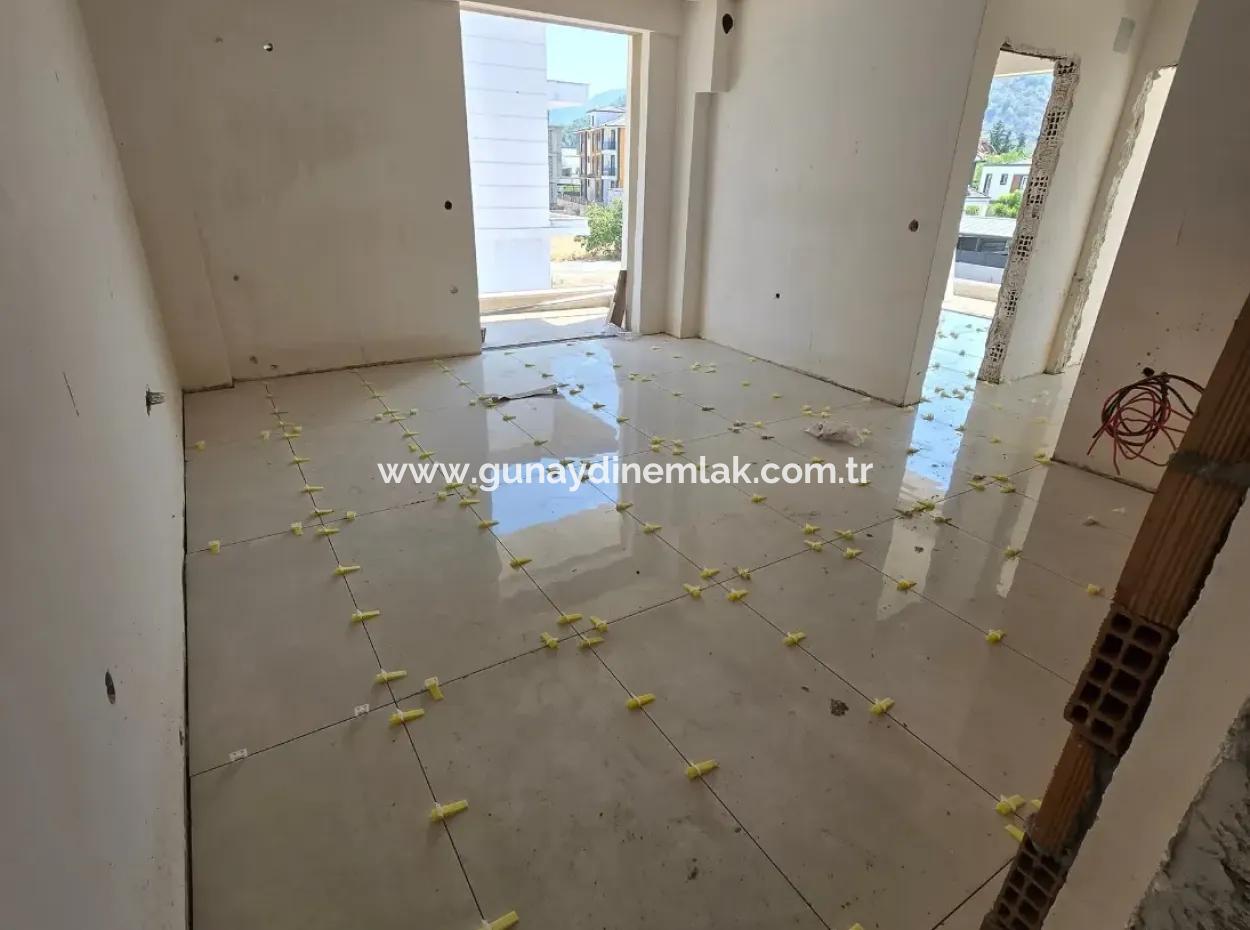 Ortaca Çaylı Sitesinde Havuzlu 2+1 Daire