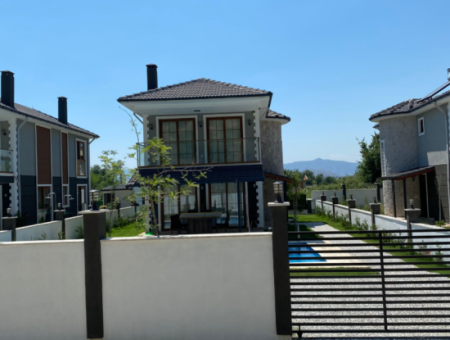 Dalaman Kargınkürü Mahallesinde 3+1 Doğa İçinde Eşyalı Satılık Havuzlu Villa.