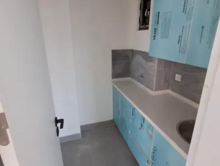 Ortaca Tam Merkezde İş Merkezi Kiralık Geniş Ofisler