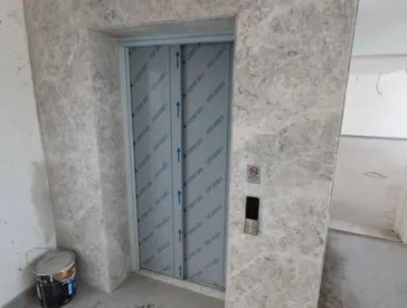 Ortaca Tam Merkezde İş Merkezi Kiralık Geniş Ofisler
