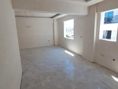 Ortaca Merkezde Geniş Satılık 1+1 Daire