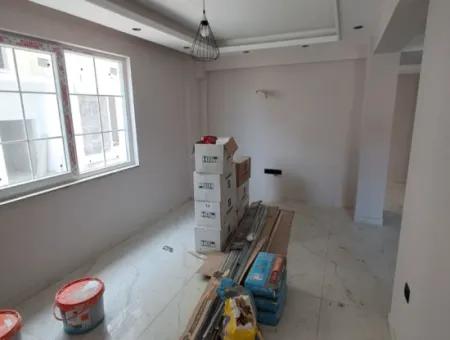 Ortaca Cumhuriyetde Yüzme Havuzlu Müstakil 2+1 Satılık Daire