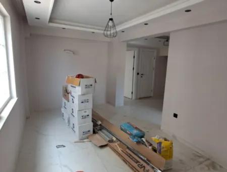 Ortaca Cumhuriyetde Yüzme Havuzlu Müstakil 2+1 Satılık Daire