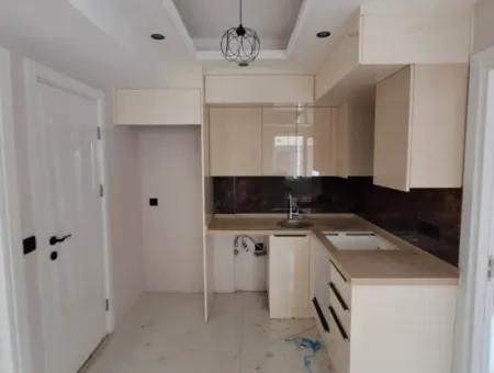 Ortaca Cumhuriyetde Yüzme Havuzlu Müstakil 2+1 Satılık Daire