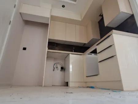 Ortaca Cumhuriyetde Yüzme Havuzlu Müstakil 2+1 Satılık Daire