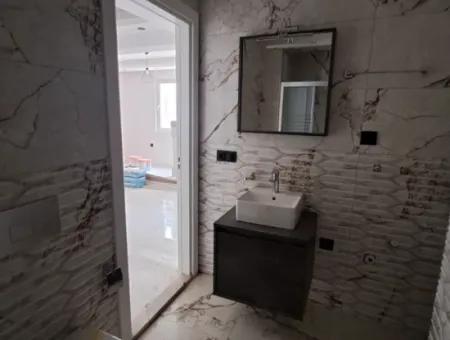 Ortaca Cumhuriyetde Yüzme Havuzlu Müstakil 2+1 Satılık Daire