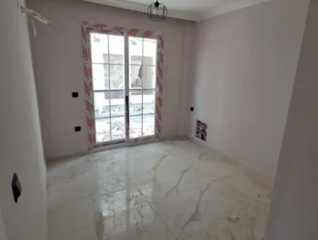 Ortaca Cumhuriyetde Yüzme Havuzlu Müstakil 2+1 Satılık Daire