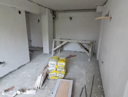 Ortaca Cumhuriyetde Yüzme Havuzlu Müstakil Girişli 1+1 Daire