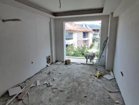 Ortaca Cumhuriyetde Yüzme Havuzlu Lüx 1+1 Satılık Daire