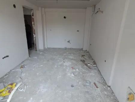Ortaca Cumhuriyetde Yüzme Havuzlu Lüx 1+1 Satılık Daire
