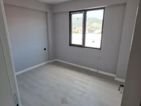 Ortaca Karaburunda Yüzme Havuzlu Sitede Satılık 2+1 Daire