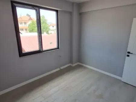 Ortaca Karaburunda Yüzme Havuzlu Sitede Satılık 2+1 Daire