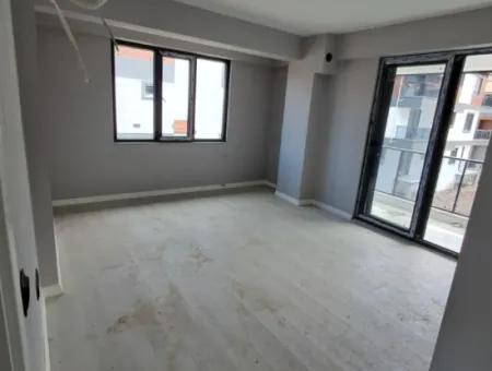 Ortaca Karaburunda Yüzme Havuzlu Sitede Satılık 2+1 Daire