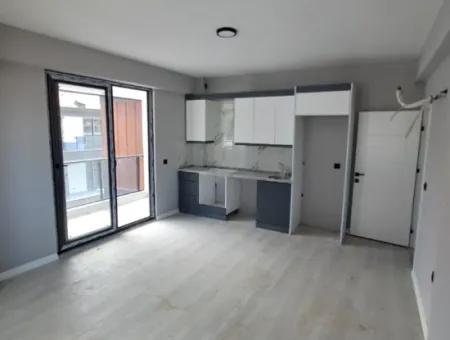 Ortaca Karaburunda Yüzme Havuzlu Sitede Satılık 2+1 Daire