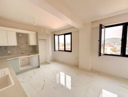 Dalaman Cadde Üzerinde 220 M2 Satılık Dubleks 4+1 Daire