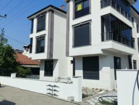 Günaydın Emlak'tan Ortacada 2+1 Geniş Satılık Daire