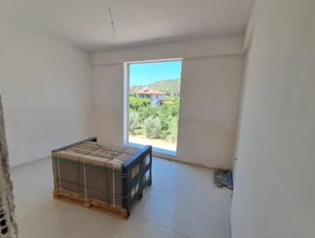 Ortaca Çaylı Sitesinde Havuzlu 2+1 Daire
