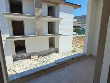 Ortaca Çaylı Sitesinde Havuzlu 2+1 Daire