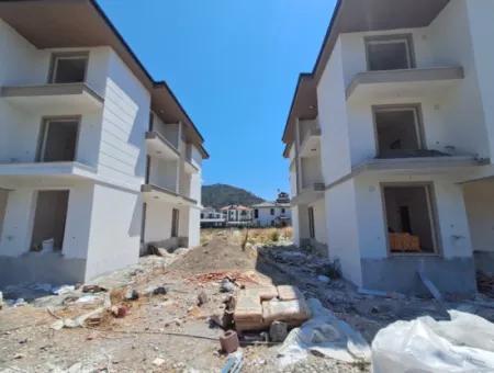 Ortaca Çaylı Sitesinde Havuzlu 2+1 Daire