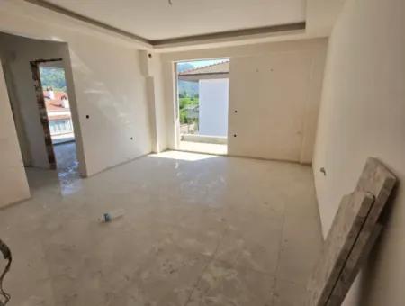Ortaca Çaylı Sitesinde Havuzlu 2+1 Daire