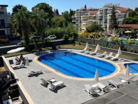 Günaydın Emlak'tan Antalya Sidede Satılık 1+0 Eşyalı Havuzlu Sitede Stüdyo Daire