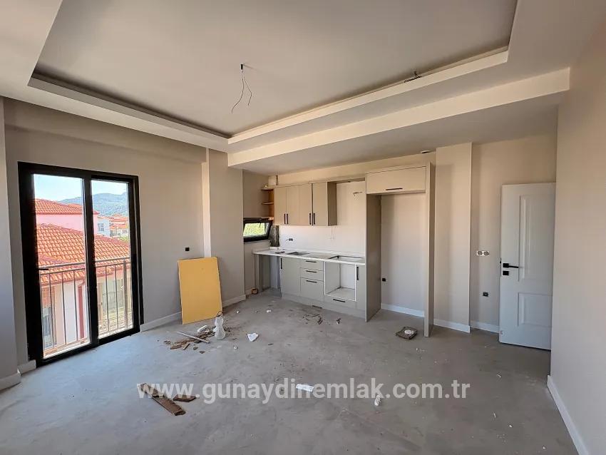 Ortaca Karaburun Mah. Satılık 1+1 Daire - 60 m²